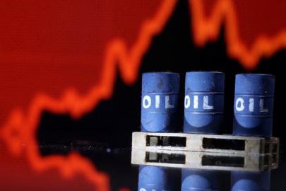 ABD-İran gerilimi petrol piyasalarını sarstı: Brent 70 dolara dayandı