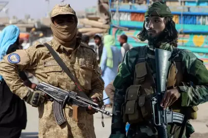 Afganistan'a savaş ilan eden Pakistan'dan kritik hamle! Tüm ülkede yasaklandı