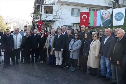 Hocalı Katliamı'nda hayatını kaybedenler İzmir'de anıldı