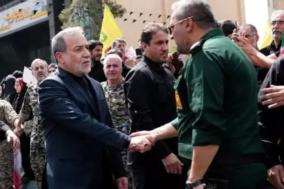 İran Dışişleri Bakanı'ndan net mesaj: İran'da rejim değişikliği imkansız