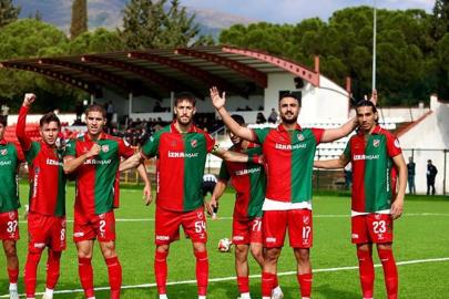 Karşıyaka deplasman hasretini 10 golle söndürdü!