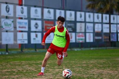 Karşıyaka'ya Adem Yeşilyurt ilaç oldu