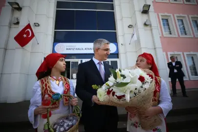 Milli Eğitim Bakan Yardımcısı Yılmaz, Çanakkale'de bir okulu ziyaret etti