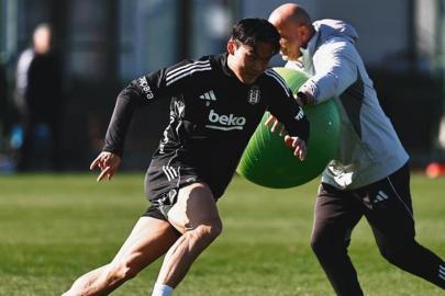 Oh'un imza gününe taraftarlar akın etti