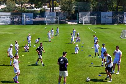 Real Madrid Futbol Okulu Regnum'da