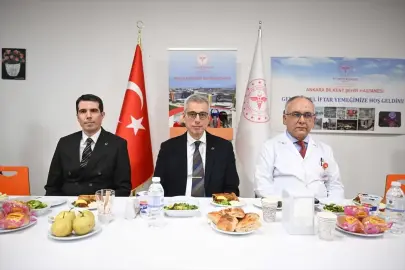 Sağlık Bakanı Kemal Memişoğlu, sağlık çalışanlarıyla iftarda bir araya geldi Açıklaması