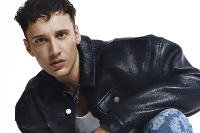 Şarkıcı Edis hakkında yakalama kararı