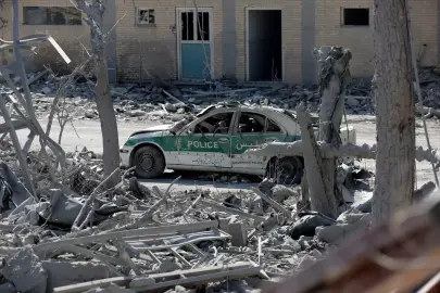 AA ekibi, ABD-İsrail saldırısında hedef alınan Türkmenistan Caddesi'ni görüntüledi