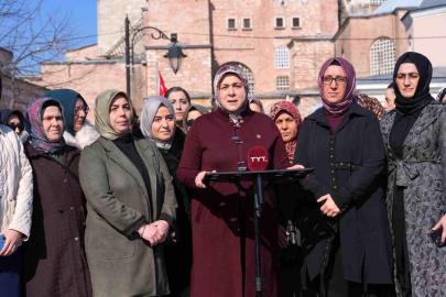 AK Parti Kadın Kolları'nın 300 bini aşkın hatminin duası Ayasofya'da yapıldı