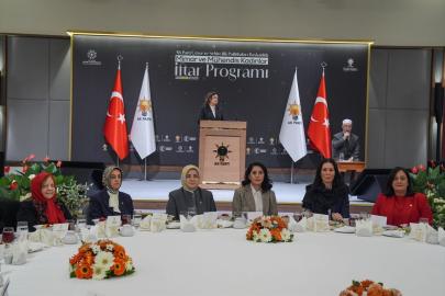 AK Parti'de "Mimar ve Mühendis Kadınlar İftar Programı" düzenlendi