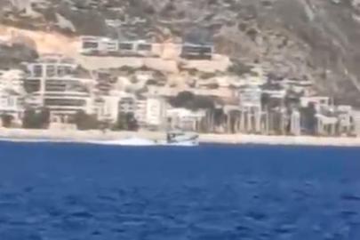 Akdeniz'de göçmenleri taşıyan tekne battı: 15 ölü, 20 yaralı