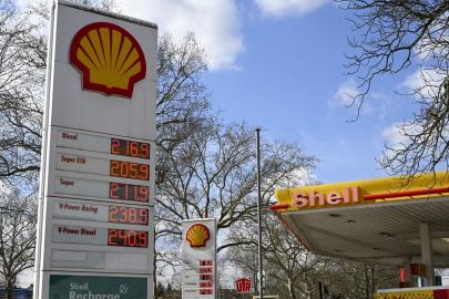 Almanya'da akaryakıtta fiyat artışına günlük sınır gündemde