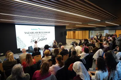 Ayşe Kulin Beylikdüzü'nde okurlarıyla buluştu