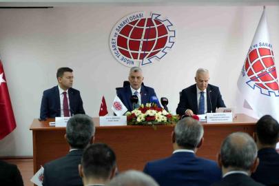 Bakan Bolat: "Kuzey ve güneyimizde mini dünya savaşı var. Türkiye bunlardan kendini korumayı başardı"