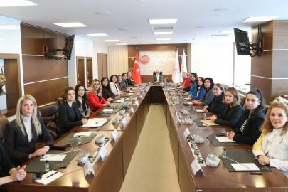 Bakan Göktaş, baroların kadın ve çocuk hakları komisyonu temsilcileriyle görüştü