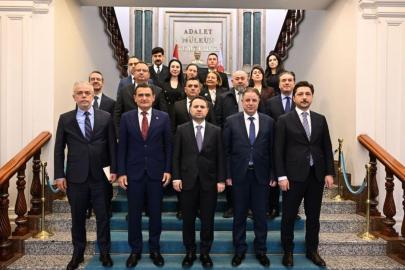 Bakan Gürlek KKTC İçişleri Bakanı Oğuz ile bir araya geldi