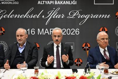 Bakan Uraloğlu, inşaat sanayicileri işverenleri ile iftarda bir araya geldi