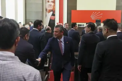 CHP Genel Başkanı Özel, il başkanlarıyla iftarda bir araya geldi