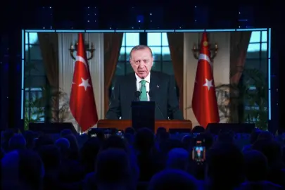 Cumhurbaşkanı Erdoğan STRATCOM Zirvesi’nden dünya barışı mesajı verdi