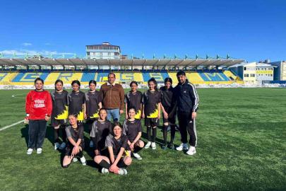Digorlu kızlar Türkiye yarı finallerinde Kars’ı temsil edecek