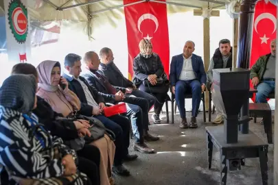 Diyarbakır'da bazı belediyelerde işten çıkarılan işçilerin eylemi sürüyor