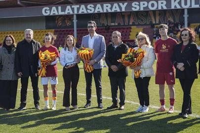 Dursun Özbek: Kadınlarımız her zaman bizim başımızın tacı