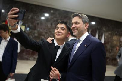 Enerji ve Tabii Kaynaklar Bakanı Bayraktar, Ankara'da lise öğrencileriyle iftarda bir araya geldi Açıklaması