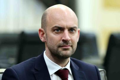 Fransa Dışişleri Bakanı Barrot'tan İsrail'e Lübnan'da kara saldırılarından kaçınma çağrısı