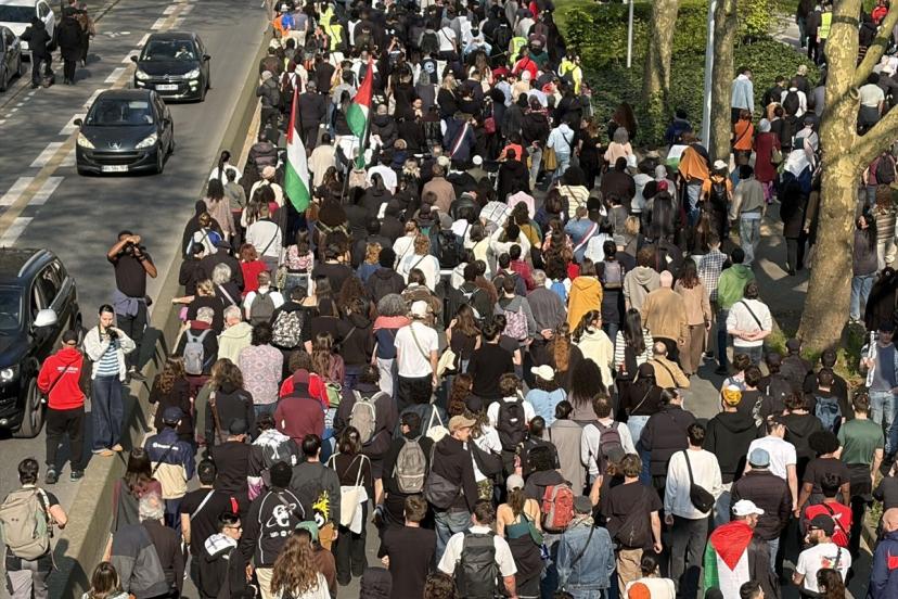 Fransa'da 2023'te polis kurşunuyla ölen genç için adalet talebiyle yürüyüş düzenlendi