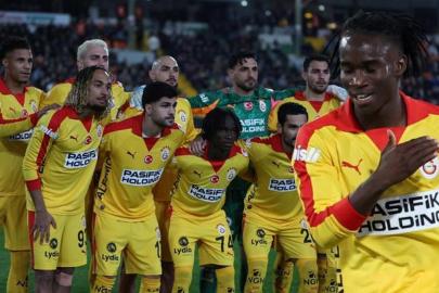 Galatasaray'da Nhaga hesabı açtı! İlk gol sevinci