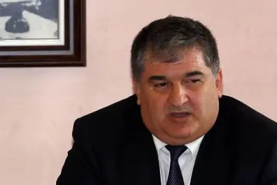 Gri kategoride aranıyordu! Firari eski savcı gözaltına alındı