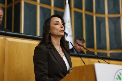 Hatimoğulları: İktidar, yasal adım gerektirmeyen konularda direnç göstermekten vazgeçmeli