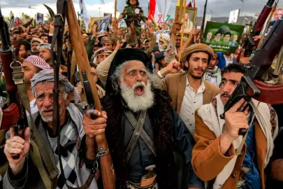 Husiler de savaşa katılıyor! Yayınladıkları videoyla açık açık tehdit ettiler