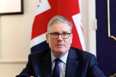 İngiltere, Kıbrıs Adası çevresine savaş gemisi konuşlandıracak