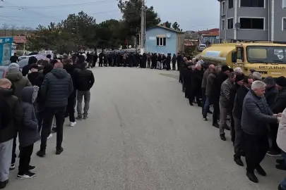 İpsala'da asırlık gelenek... Metrelerce uzayan bayramlaşma kuyruğu!