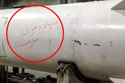 İran'dan Tel Aviv'e fırlatılan füzenin üzerine "Minab okulu kız öğrencilerinin anısına" yazıldı