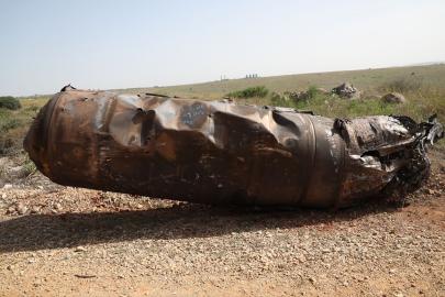 İsrail'in başkentine düşen füze görüntülendi! Büyüklüğü dikkat çekti