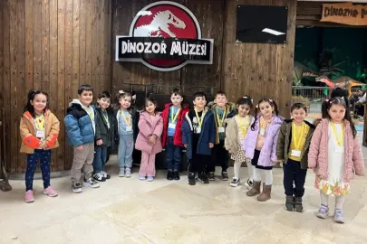 İstanbul'da kreş öğrencileri, dinozor ve oyuncak müzesini ziyaret etti