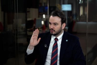 İYİ Parti Genel Başkan Yardımcısı Cenk Özatıcı: Savaş aylarca sürebilir, Türkiye göçe hazır olmalı