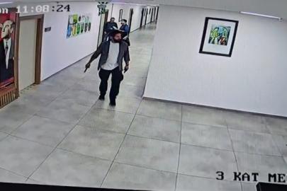 Kaymakamlık binasında ateş açıp, kendini odaya kilitledi (2)