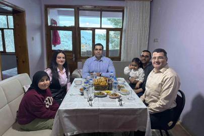 Kemah Kaymakamı Tutay ailesiyle iftar sofrasında buluştu