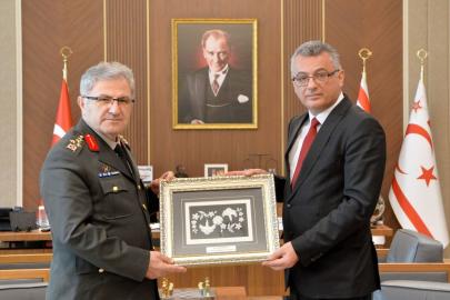 KKTC Cumhurbaşkanı Erhürman, Kara Kuvvetleri Komutanı Tokel'i Kabul Etti