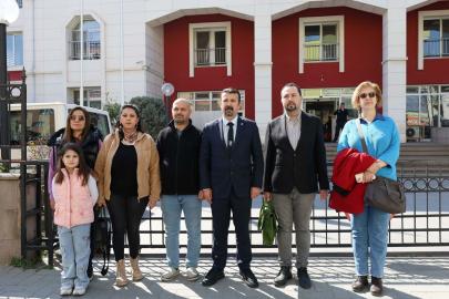 Manisa'da okulda Atatürk'e hakaret ettiği ileri süren öğretmen gözaltında