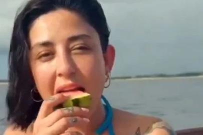 Melek Mosso'nun karpuz paylaşımı: Melek Mosso'nun tatilde paylaştığı video neden gündem oldu? Melek Mosso karpuz olayı nedir?