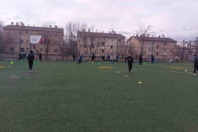 Muş’ta futbol antrenmanları sürüyor