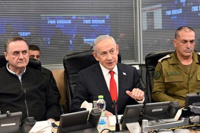Netanyahu'dan İran'a mesaj: Sizi yukarıdan izliyoruz