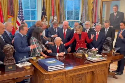 Oval Ofis'te Trump için dua ettiler