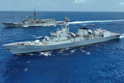 Pakistan Donanması, deniz ticaretine yönelik tehditlere karşı "refakat operasyonu" başlattığını duyurdu