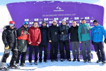 Palandöken’de FIS SBX Snowboard Dünya Kupası zirvesi