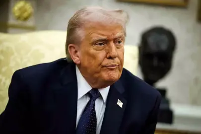 Trump: "ABD, gerekirse Hürmüz Boğazı'ndan geçen tankerlere refakat etmeye başlayacaktır"